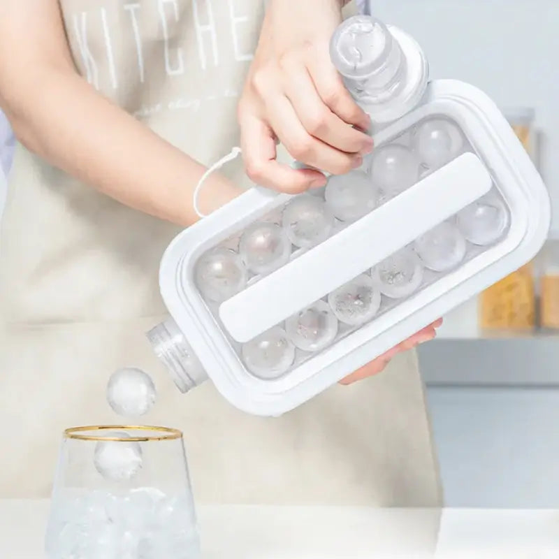ChillMax Foldable Ice Ball Bottle – 14 Spheres